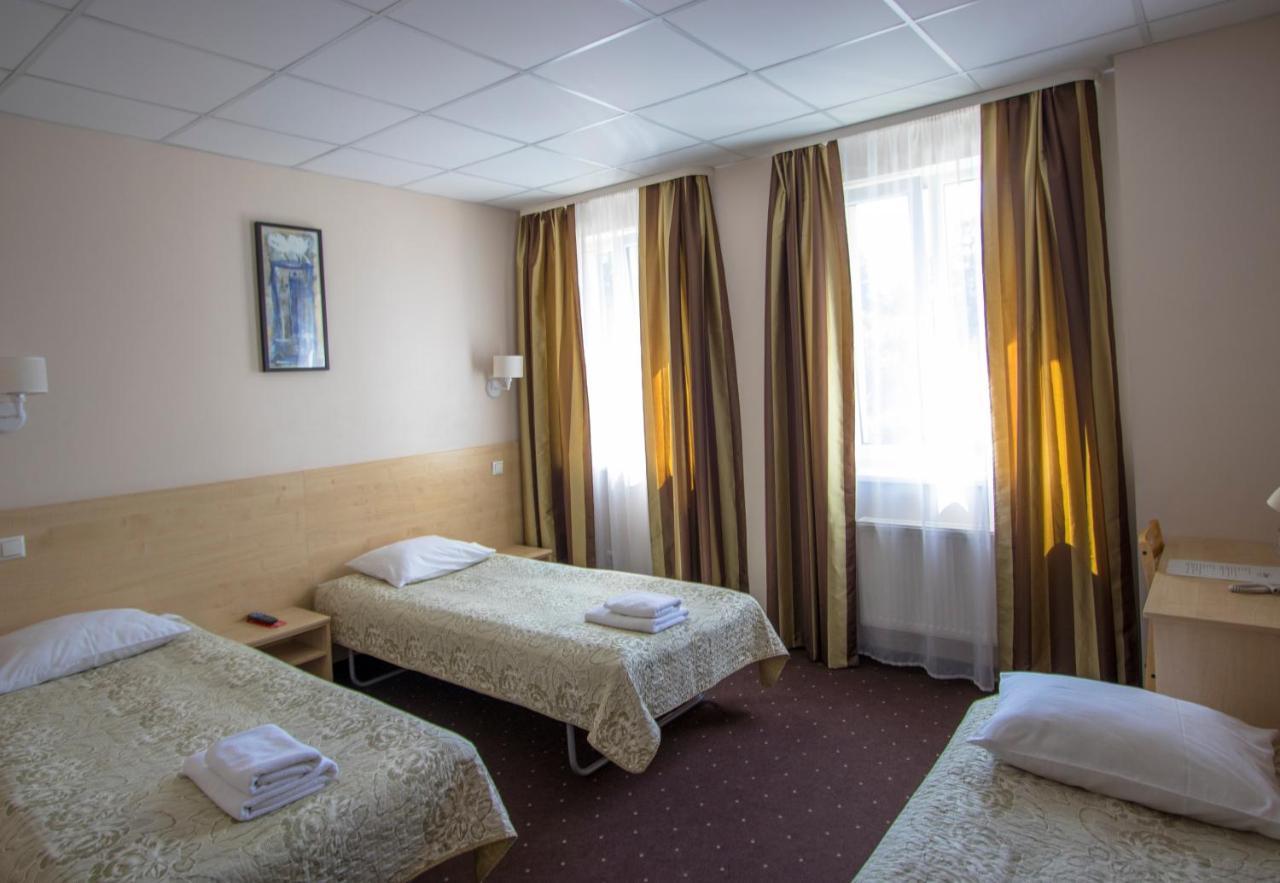 Hotel Best With Free Parking Riga Exterior photo