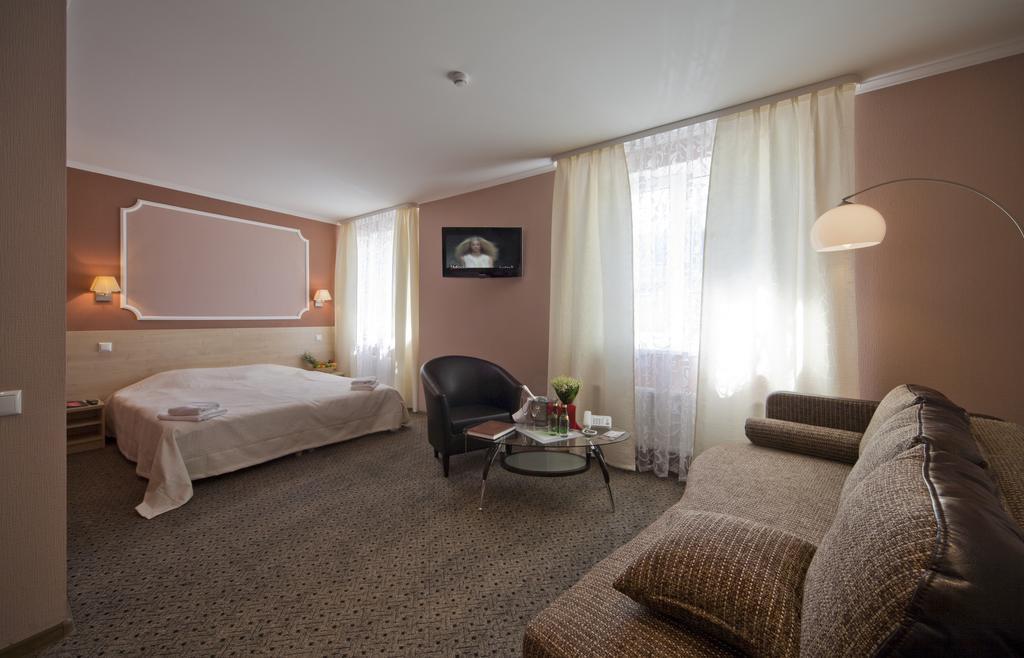 Hotel Best With Free Parking Riga Exterior photo